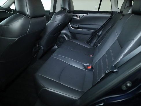 Used 2021 Toyota RAV4 XLE Premium image 17