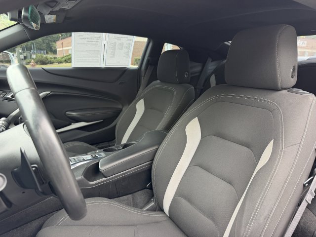 Used 2020 Chevrolet Camaro LT w/ RS Package RWD image 15