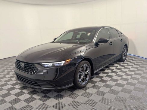 Used 2023 Honda Accord EX image 2