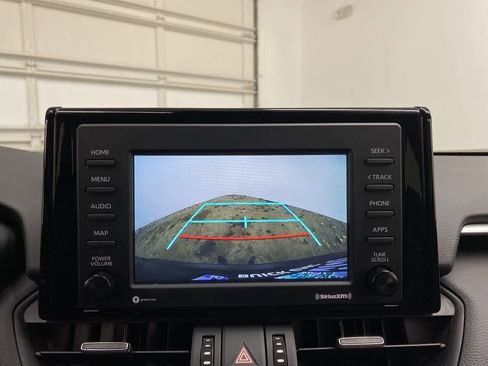 Used 2021 Toyota RAV4 XLE Premium image 27