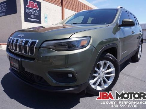 Used 2019 Jeep Cherokee Latitude w/ Popular Appearance Group FWD image 1