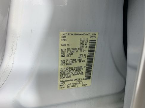 Used 2021 Nissan Titan SV w/ SV Convenience Package AWD/4WD image 11