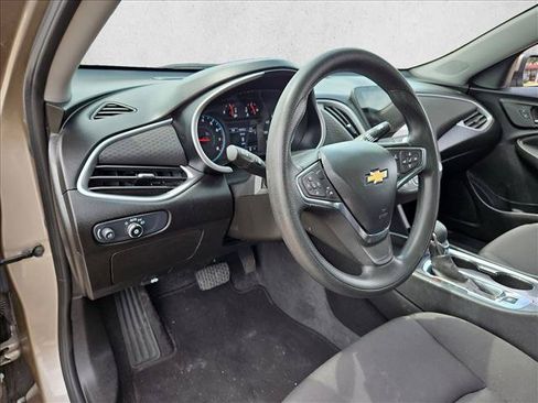 Used 2025 Chevrolet Malibu LT FWD image 7