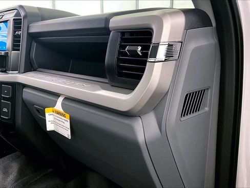 New 2026 Ford F250 XL w/ F-250 >10K GVWR Package image 15