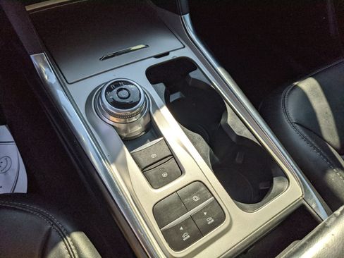 Certified 2022 Ford Explorer XLT w/ Equipment Group 202A image 29