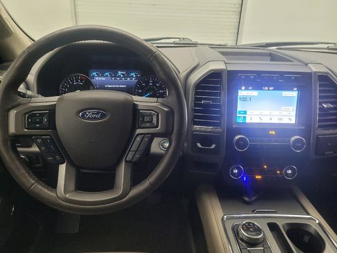 Used 2019 Ford Expedition XLT w/ Equipment Group 202A AWD/4WD image 22