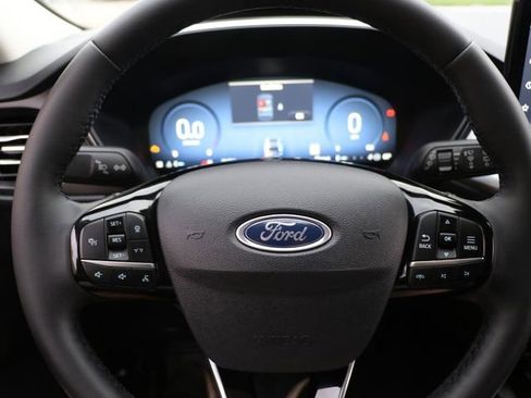Used 2023 Ford Escape Platinum AWD/4WD image 23