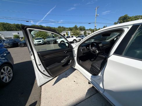 Used 2019 Honda Accord EX-L image 13