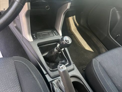 Used 2017 Subaru Forester 2.5i Premium AWD/4WD image 13