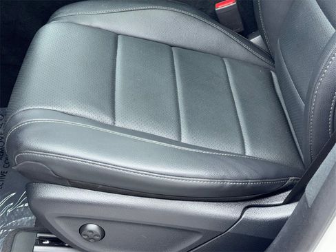 Used 2022 Mercedes-Benz GLE 350 w/ Premium Package image 39