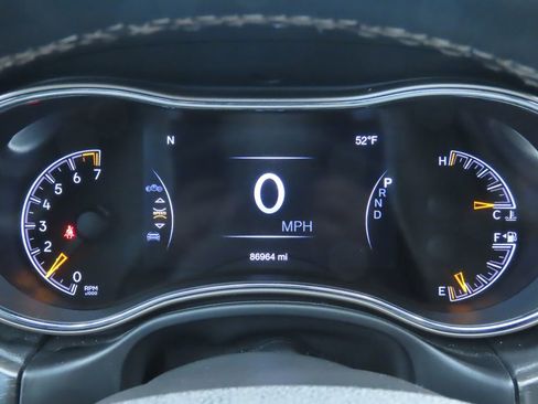 Used 2016 Jeep Grand Cherokee Limited image 8