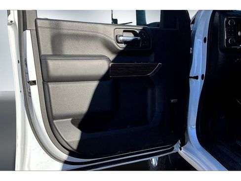 Used 2020 Chevrolet Silverado 2500 High Country w/ Z71 Off-Road Package image 21