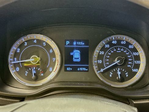 Used 2020 Hyundai Venue SEL FWD image 12