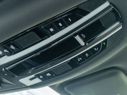 Certified 2023 Porsche Cayenne S AWD/4WD image 33