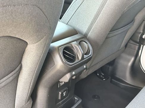 Used 2025 Jeep Wrangler Sahara AWD/4WD image 29