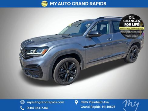 Used 2023 Volkswagen Atlas SEL R-Line AWD/4WD image 3