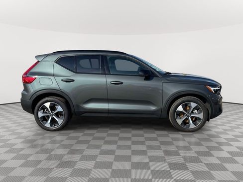 Used 2026 Volvo XC40 B5 Core w/ Climate Package image 3