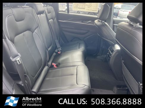New 2025 Jeep Grand Cherokee Limited w/ Black Appearance Package image 14