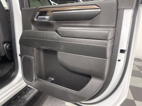 Used 2024 Chevrolet Silverado 2500 LT image 18