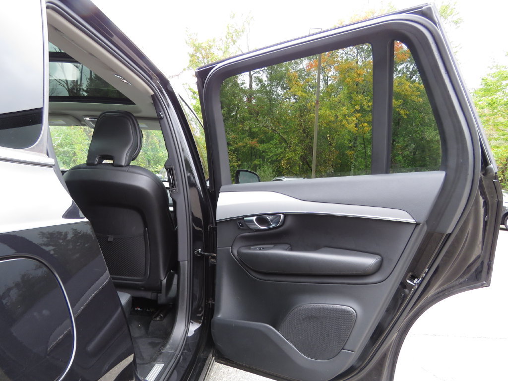 Used 2022 Volvo XC90 T5 Momentum AWD/4WD image 15