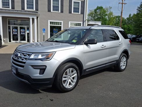 Used 2019 Ford Explorer XLT AWD/4WD image 1