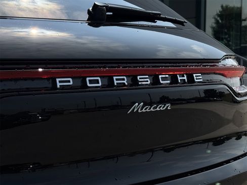 New 2026 Porsche Macan image 14