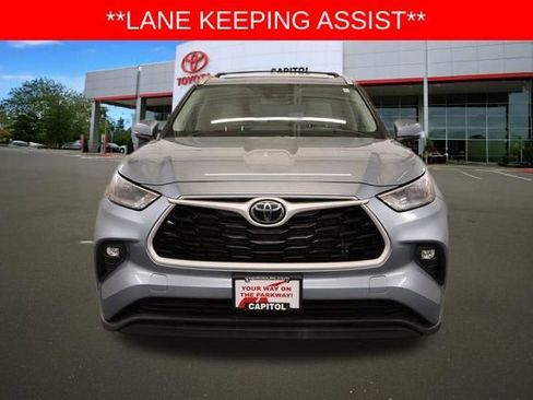 Used 2023 Toyota Highlander XLE AWD/4WD image 8
