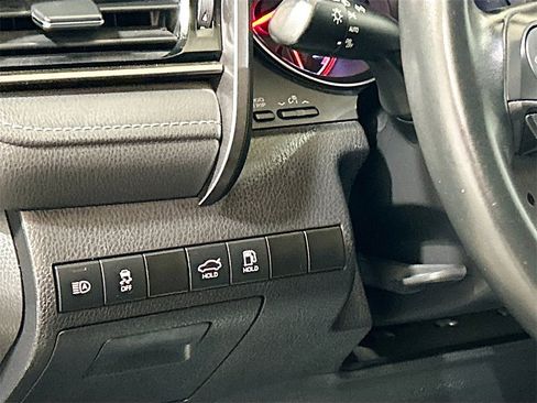 Used 2022 Toyota Camry XSE image 8