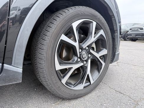 Used 2019 Toyota C-HR Limited image 28
