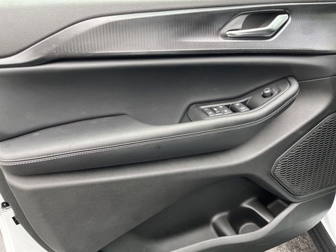 New 2025 Jeep Grand Cherokee L Altitude image 24