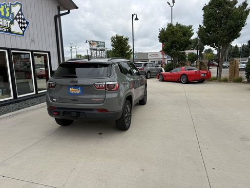 Used 2020 Jeep Compass Trailhawk w/ Cold Weather Group AWD/4WD image 8