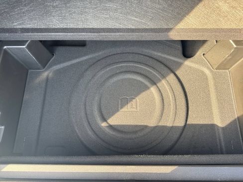 Used 2020 Chevrolet Equinox LT FWD image 17