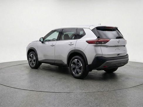 Used 2025 Nissan Rogue SV AWD/4WD image 6