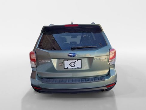 Used 2017 Subaru Forester 2.5i Premium w/ All-Weather Package image 4