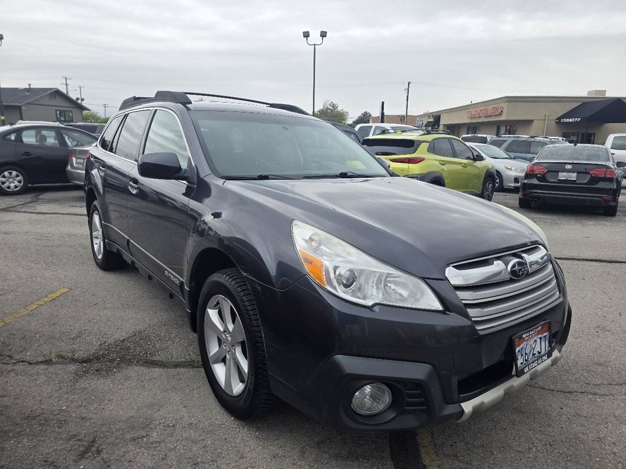 Used 2013 Subaru Outback 2.5i Limited w/ Moonroof Pkg AWD/4WD image 6