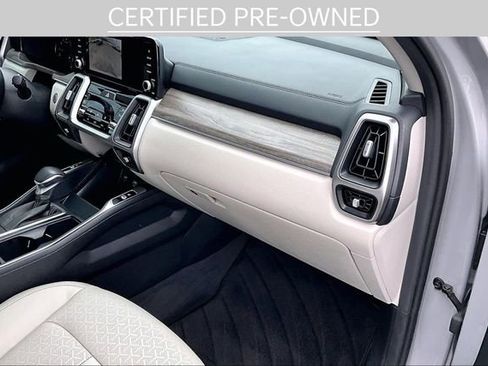 Used 2022 Kia Sorento EX w/ Panoramic Sunroof Package image 15