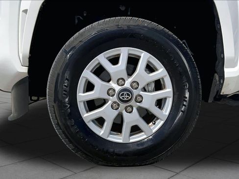 Used 2025 Toyota Tacoma SR5 RWD image 11