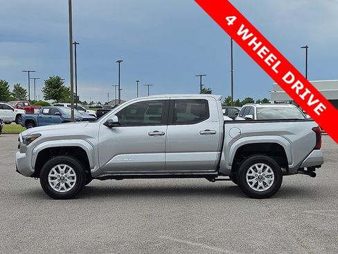 Used 2025 Toyota Tacoma SR5 AWD/4WD image 3