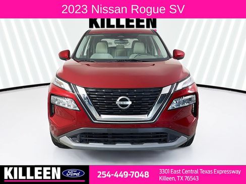 Used 2023 Nissan Rogue SV FWD image 2