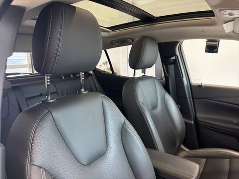 Used 2023 Buick Encore GX Essence w/ Experience Buick Package AWD/4WD image 38
