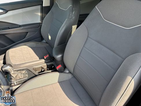 Used 2023 Volkswagen Taos SE w/ Panoramic Sunroof Package FWD image 14