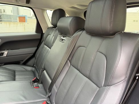 Used 2014 Land Rover Range Rover Sport HSE image 19