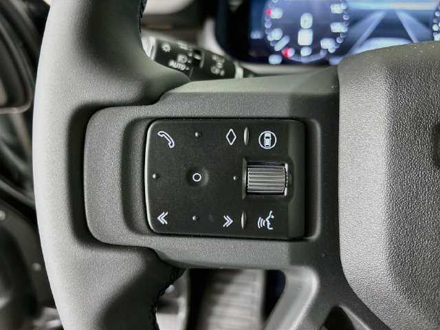 New 2026 Land Rover Defender 110 X-Dynamic SE AWD/4WD image 10