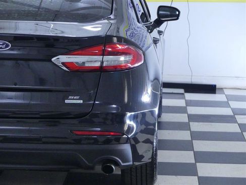 Used 2020 Ford Fusion SE FWD image 33