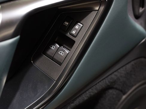 Used 2021 Nissan GT-R Premium AWD/4WD image 68