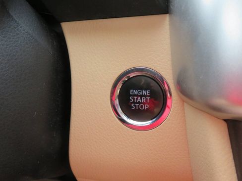 Used 2015 Toyota Highlander Limited image 26