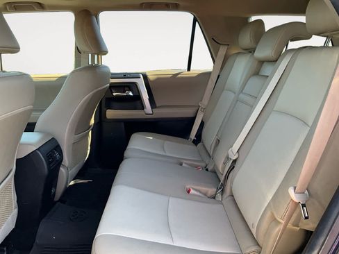 Used 2022 Toyota 4Runner SR5 Premium w/ Moonroof Package AWD/4WD image 25