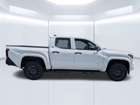 Used 2024 Toyota Tacoma SR RWD image 3