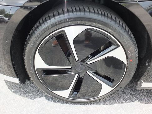 Used 2024 Lucid Air Touring AWD/4WD image 5