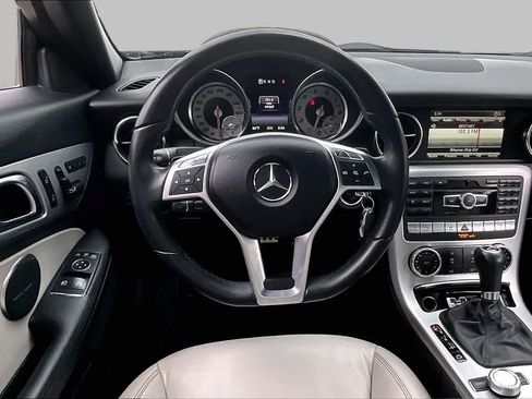 Used 2014 Mercedes-Benz SLK 350 image 6
